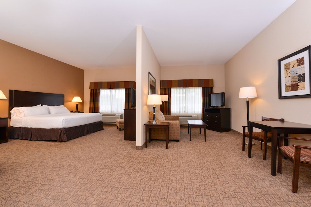 Holiday Inn Express Hotel And Suites Bridgeport 15/50