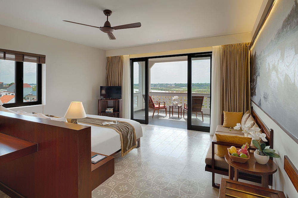 GRAND, SUITE, RIVER VIEW