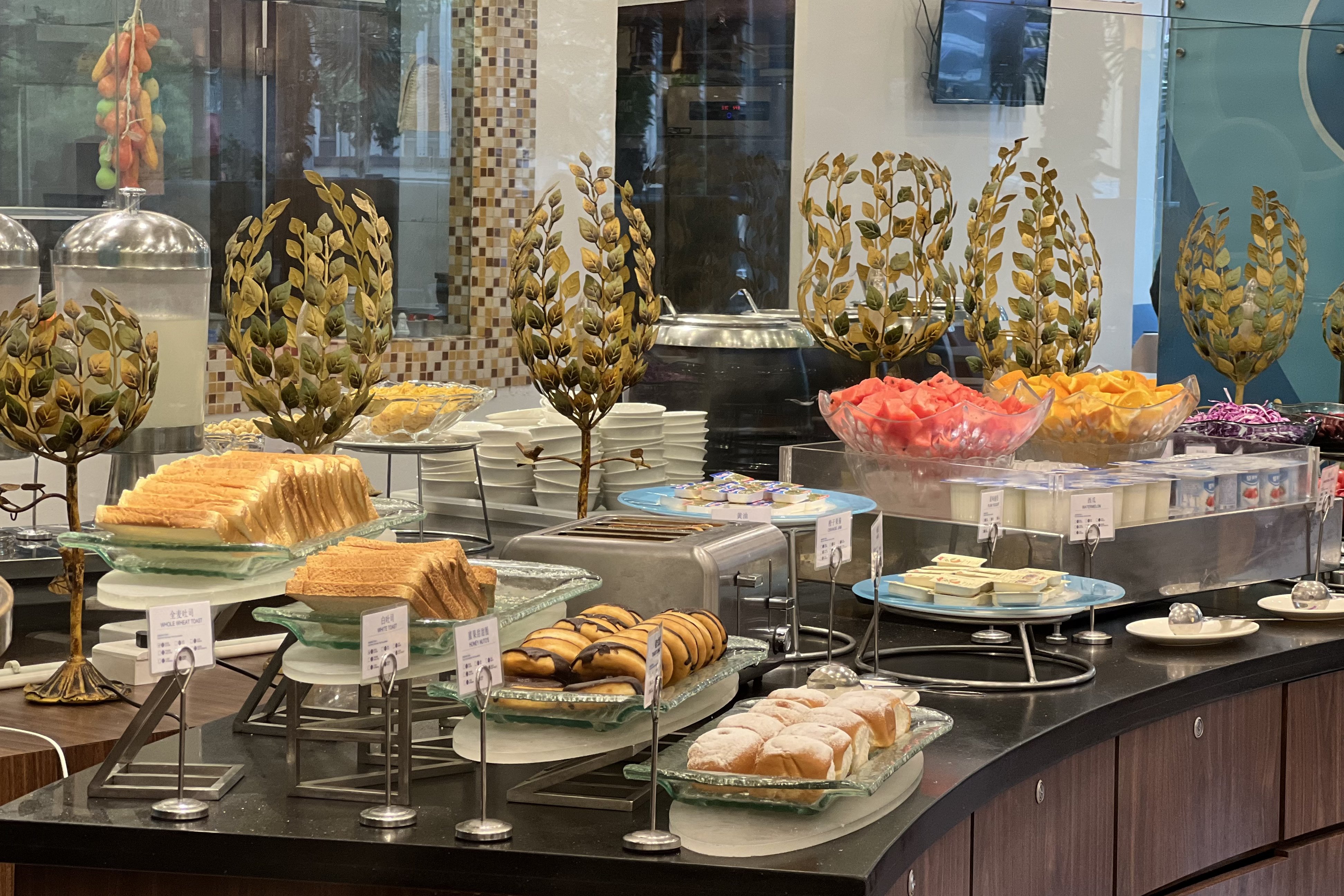 Holiday Inn Express Zhengzhou 11/25