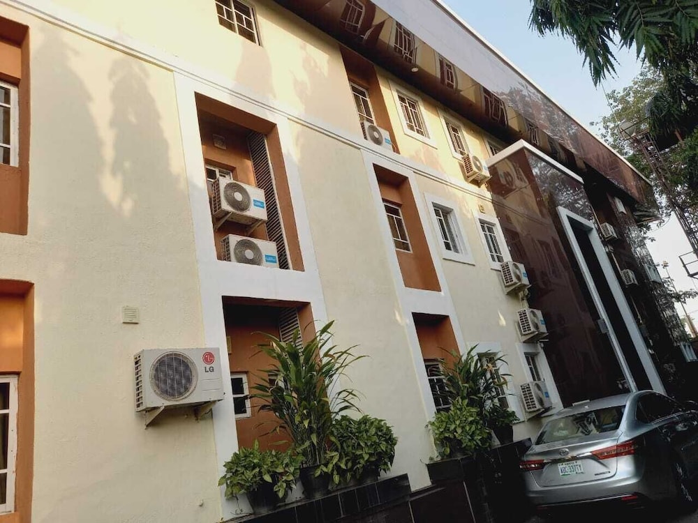 Newland Luxury Apartments 2/50
