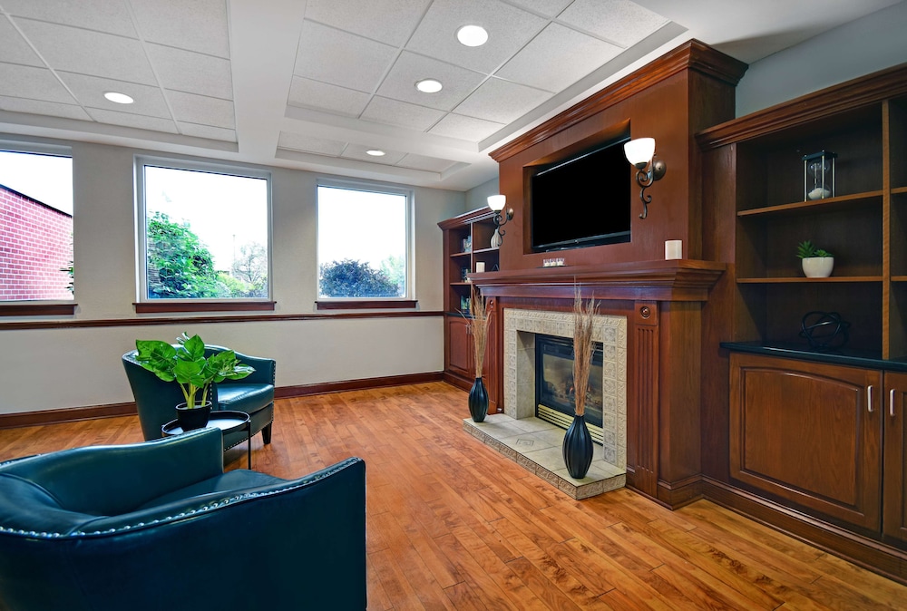 Spark by Hilton Rochester University Area 12/36