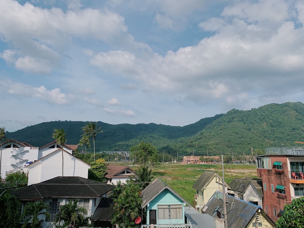 Ice Kamala Beach Hotel 63/65