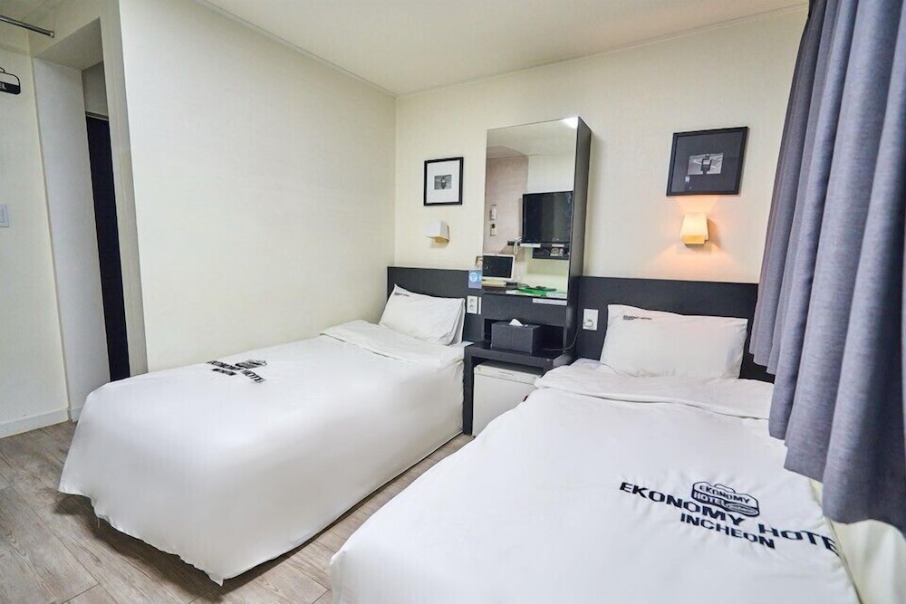 غرفة بسريرين منفصلين، Ekonomy Hotel Incheon 8/10