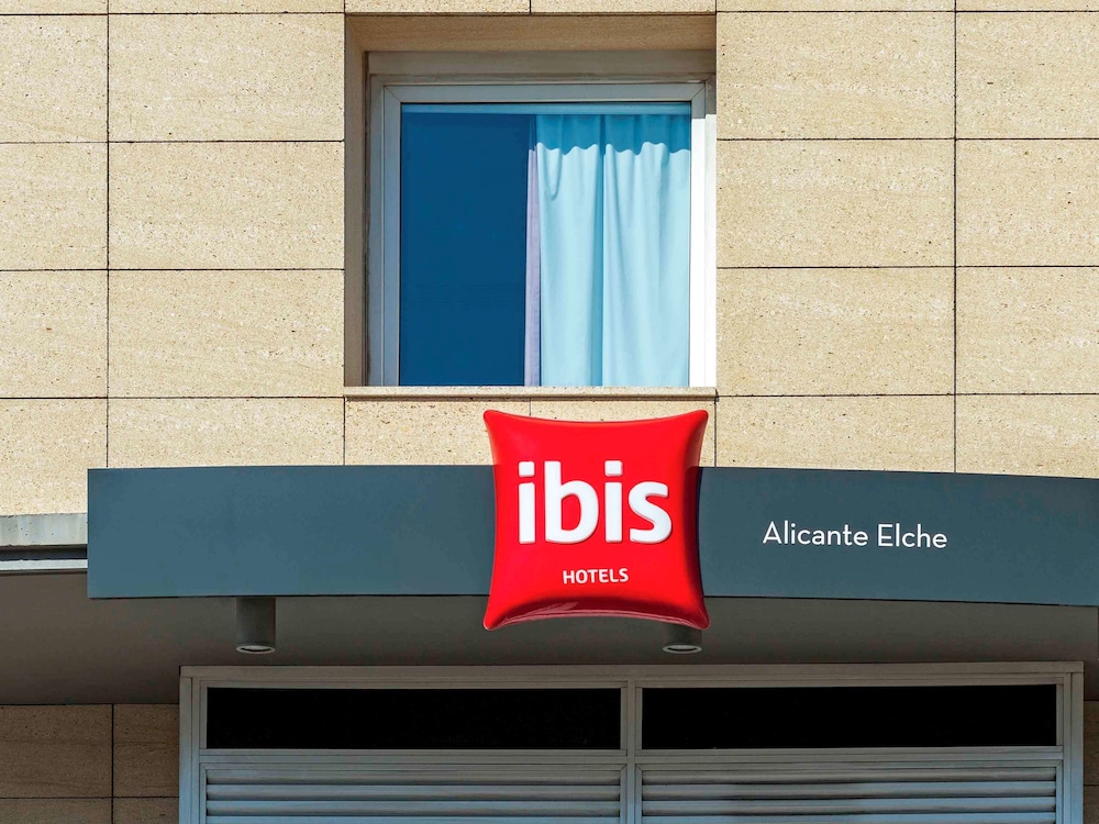 Ibis Elche 6/76