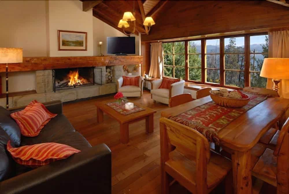 PAILAHUE LODGE & CABANAS 60/80