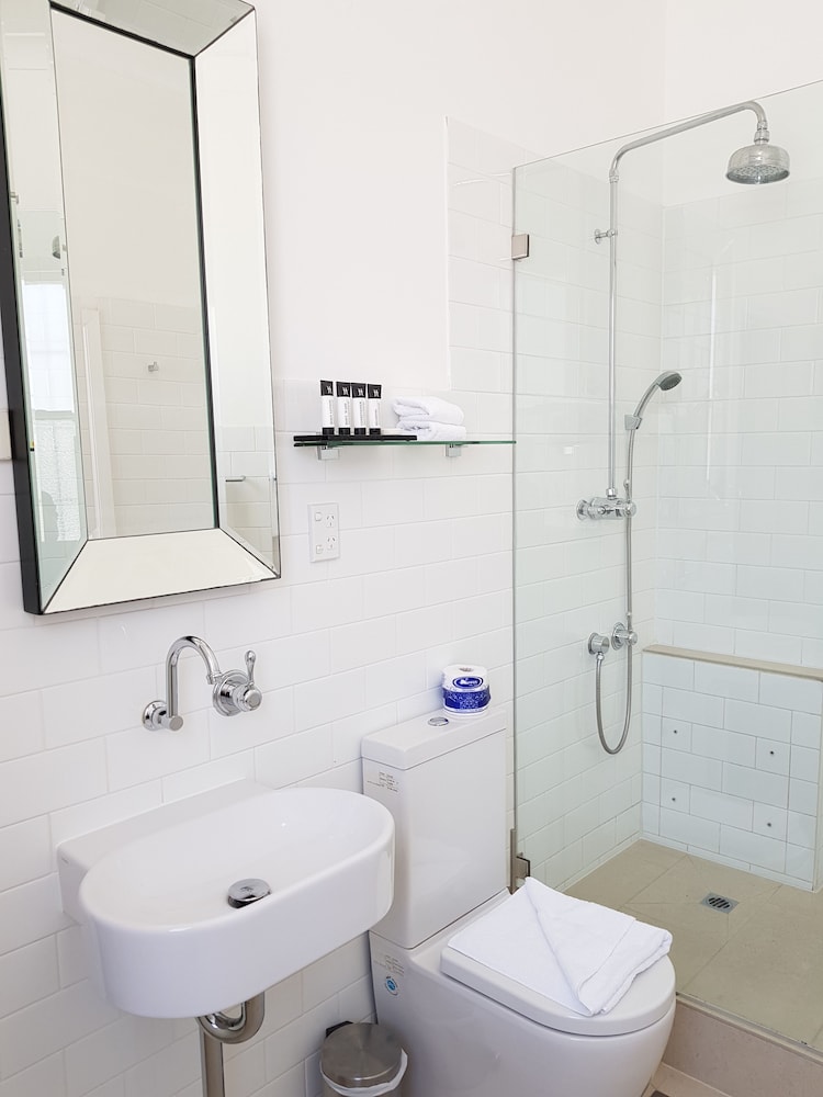 The Hughenden Boutique Hotel 74/76