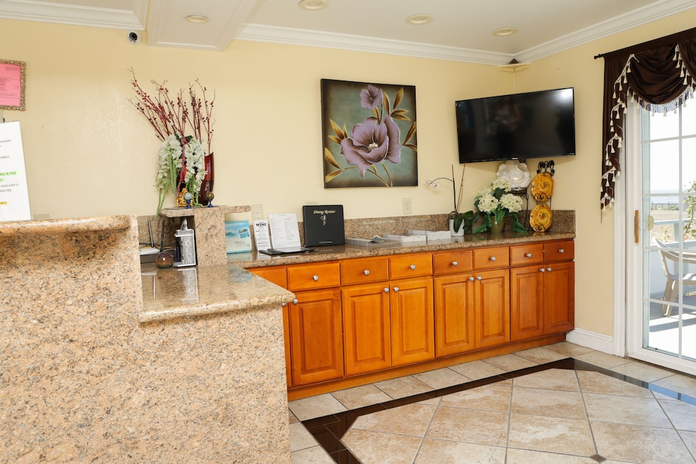 Sea Breeze Inn 6/64