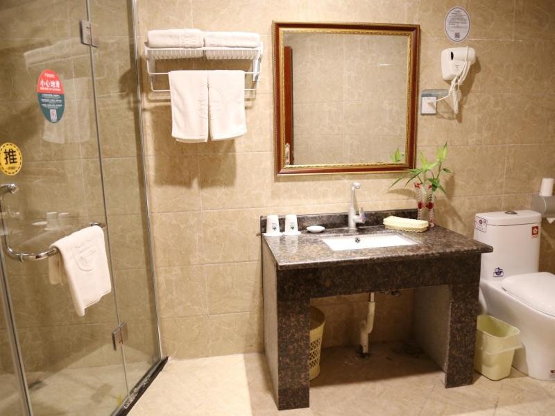 GreenTree Inn Zaozhuang Shanting JinkeGuoji Yijiaren Hotel 52/59
