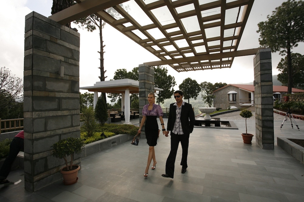 Moksha Himalaya Spa Resort 33/50