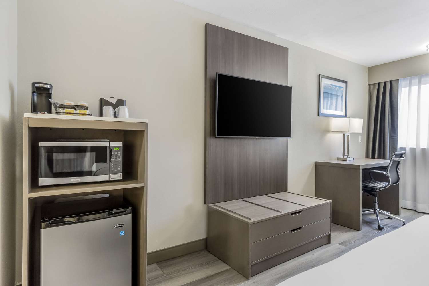 Upgrade, Suite, Queen Bed, Accessible