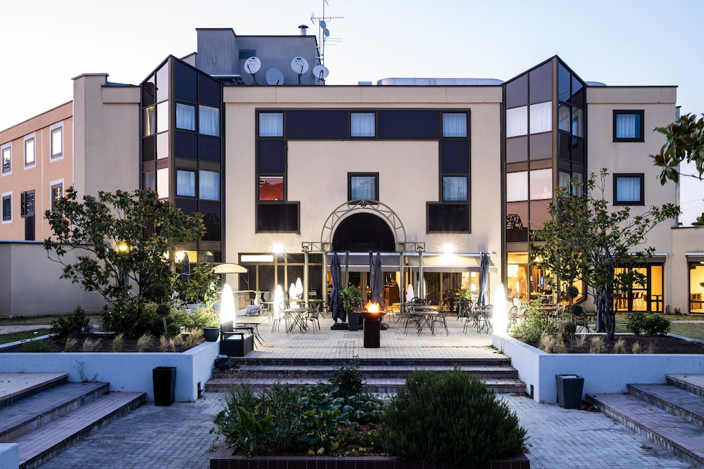 MERCURE TOURS SUD 6/77