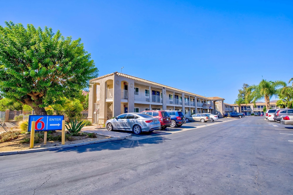 Motel6 Menifee, CA 60/71