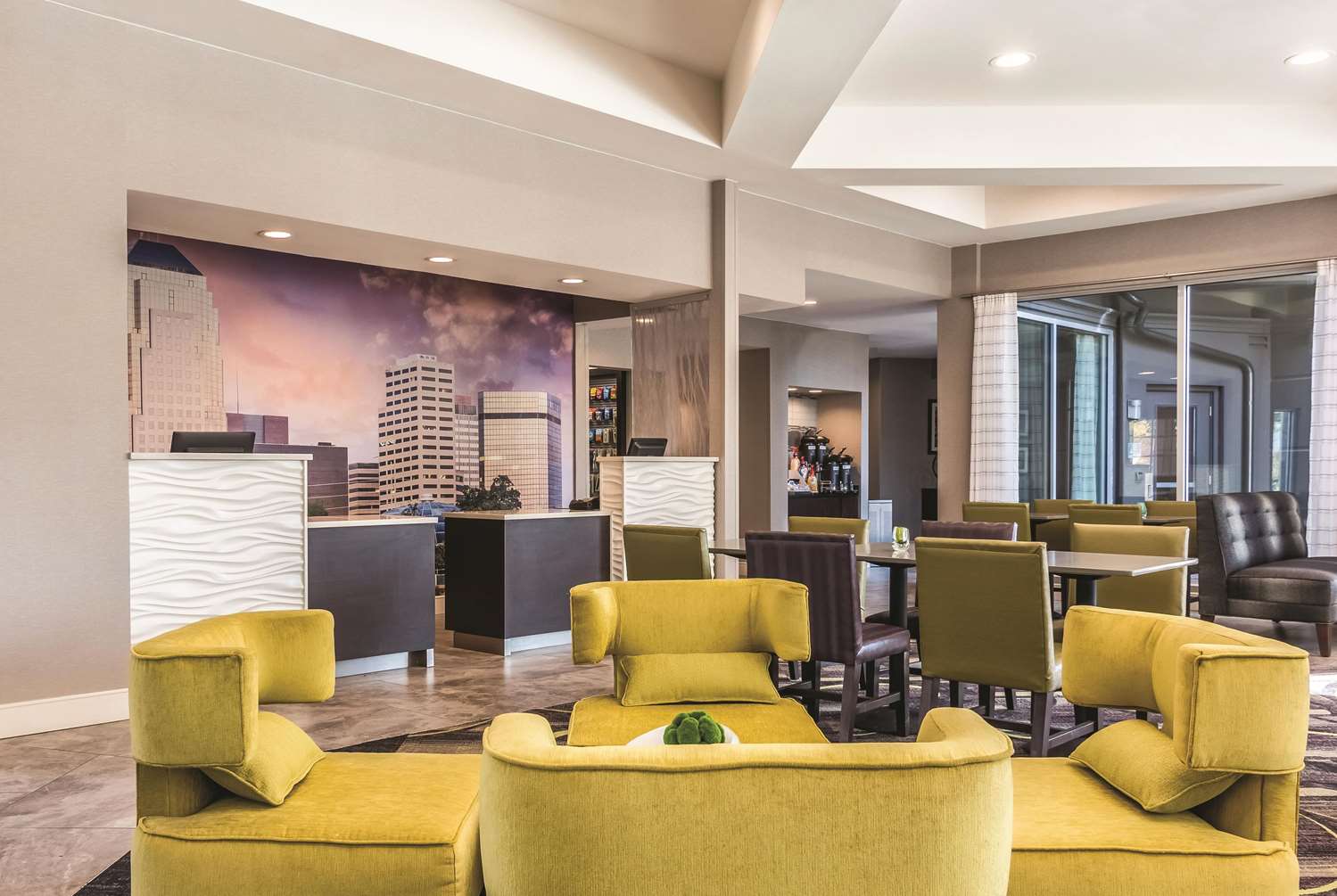 La Quinta Inn & Suites by Wyndham Shreveport Airport 24/33