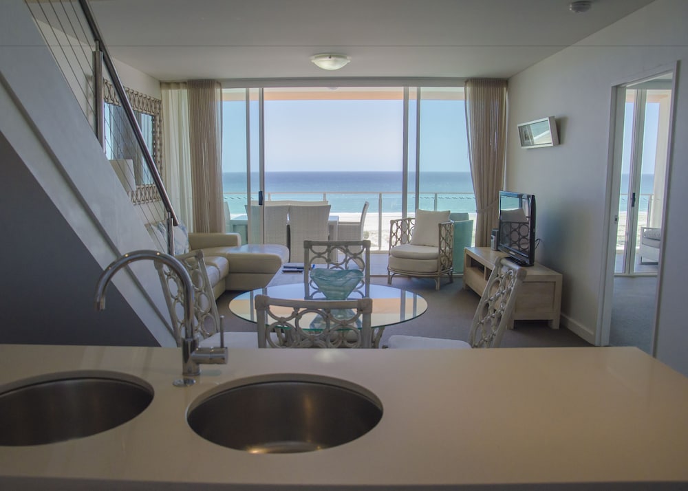 Kirra Surf Apartments 50/75