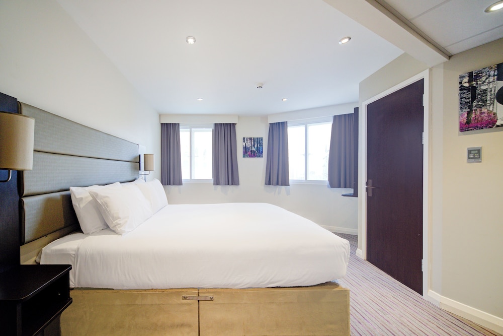 Deluxe, Double Bed