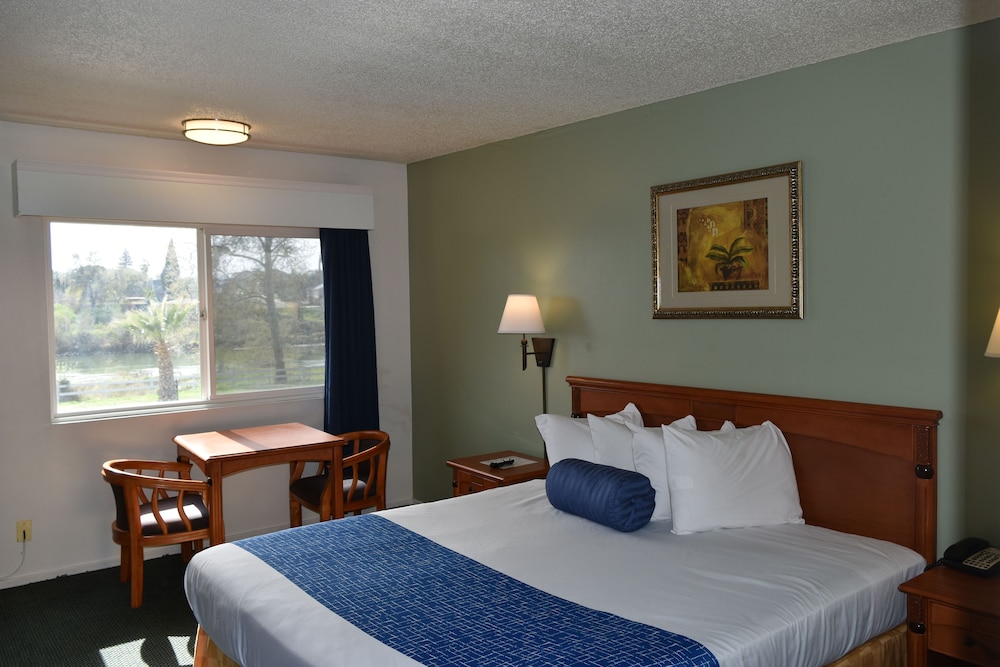 Travelodge by Wyndham Red Bluff South of Redding 25/65