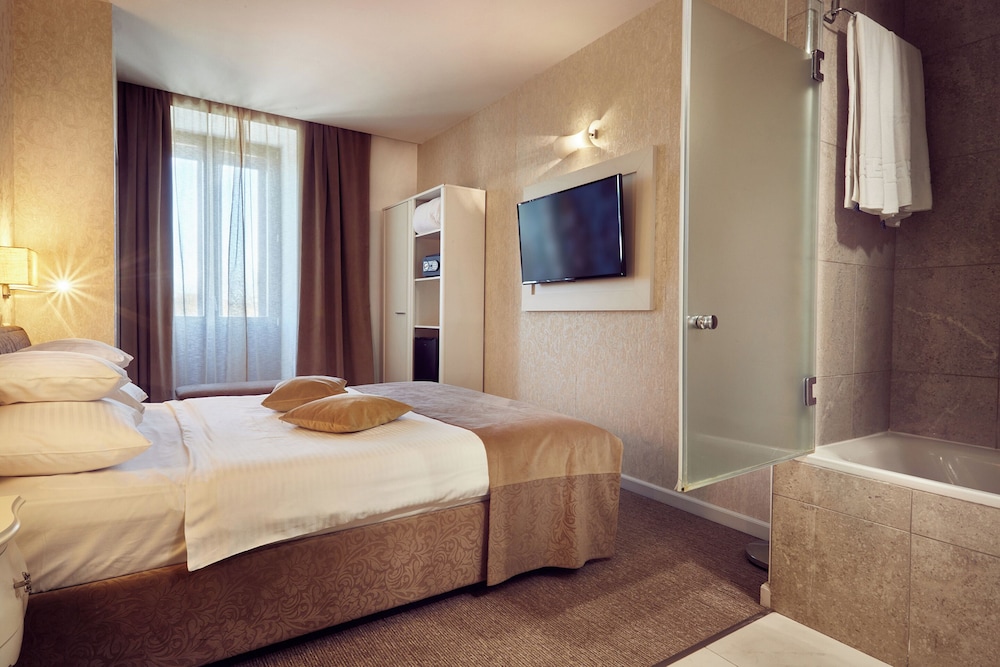Standard Suite