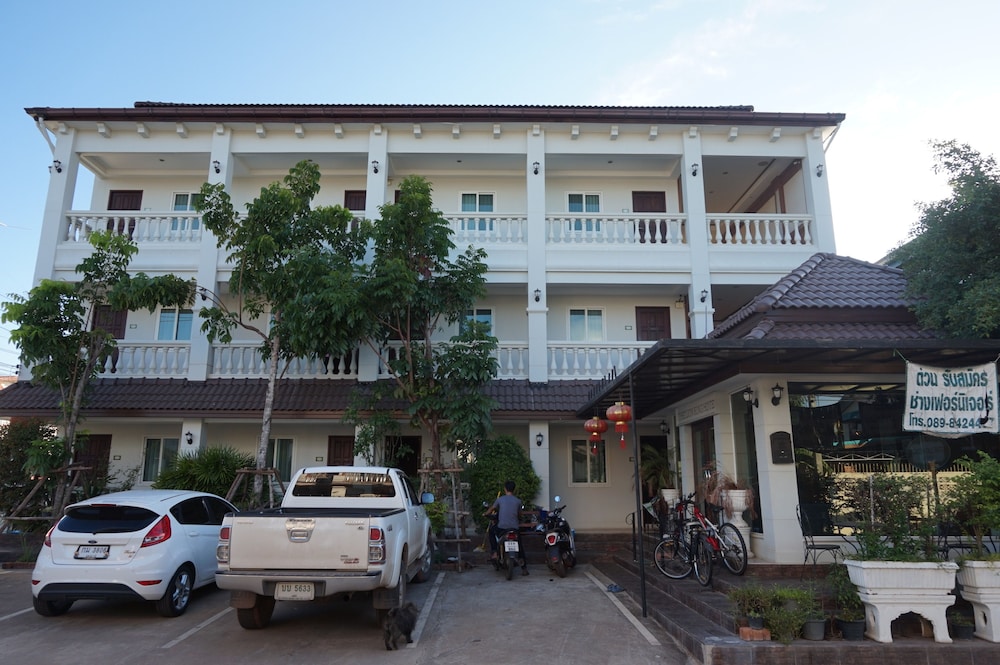 The Lion King Hotel 55/63