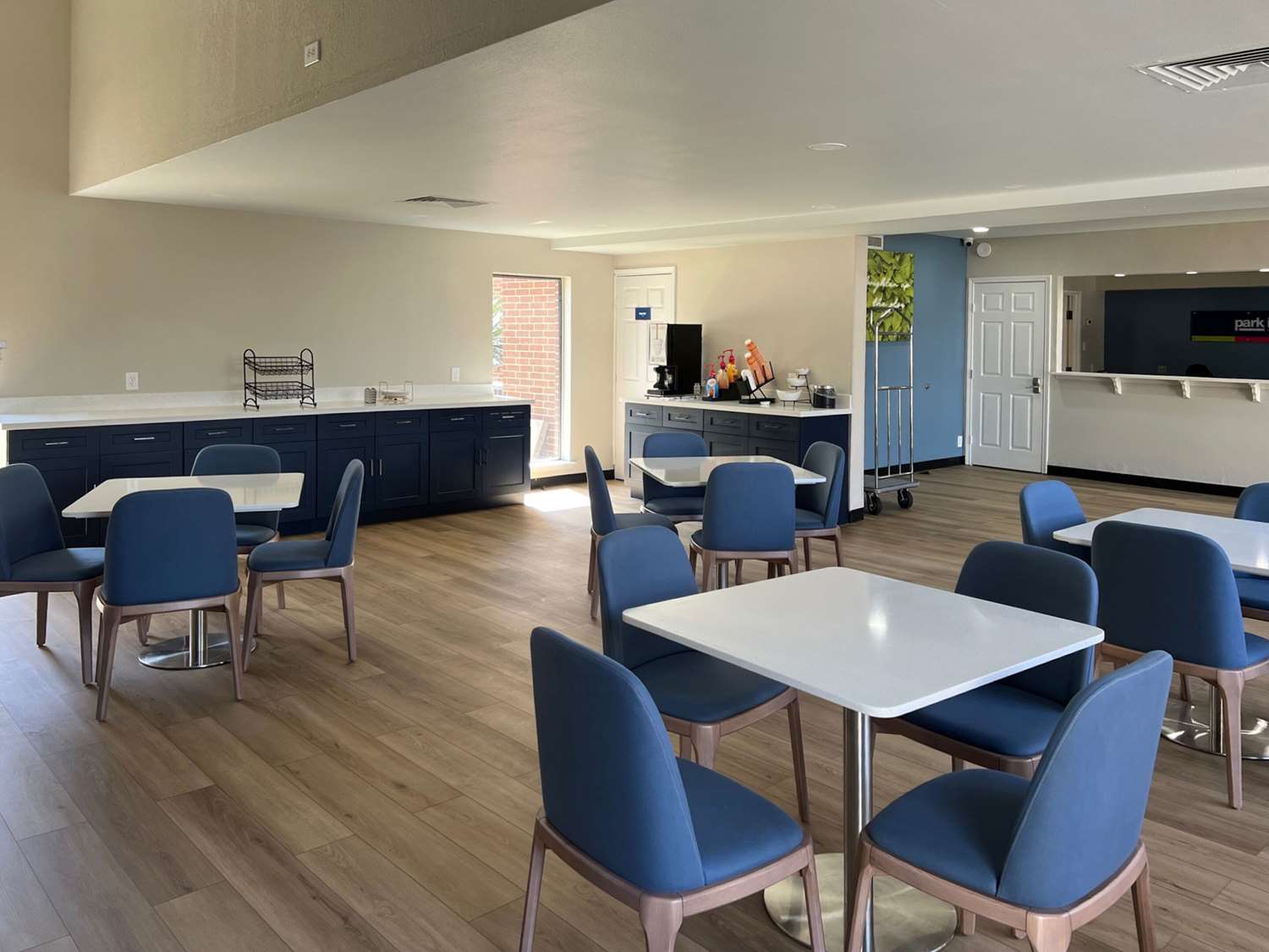 restaurant cafeteria