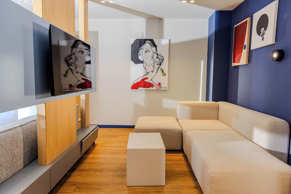 Si hotel Tirana 45/61