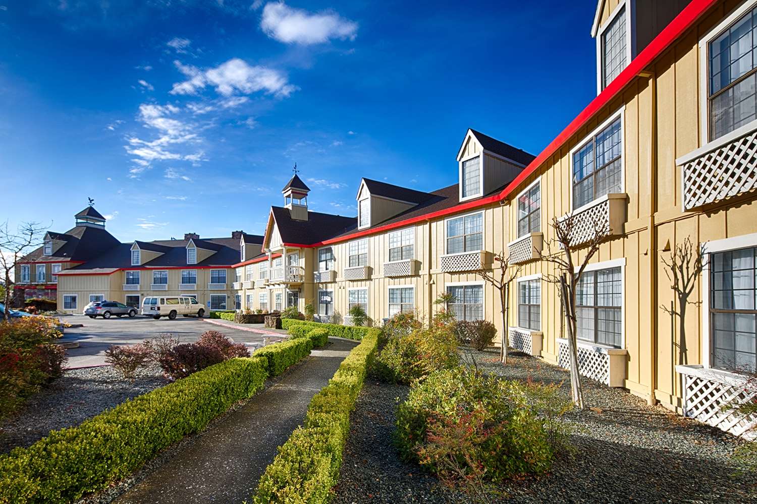 Red Lion Inn & Suites Auburn 34/36