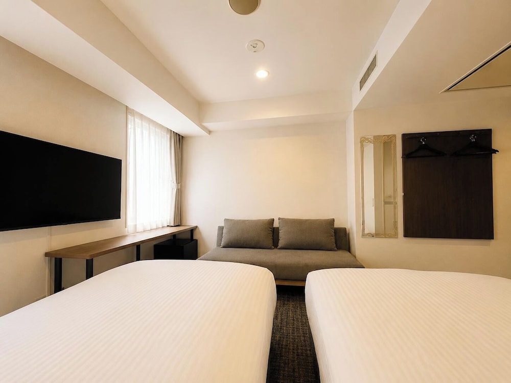 غرفة قياسية بسريرين منفصلين مع أريكة، Hotel Sho Sapporo 2/3