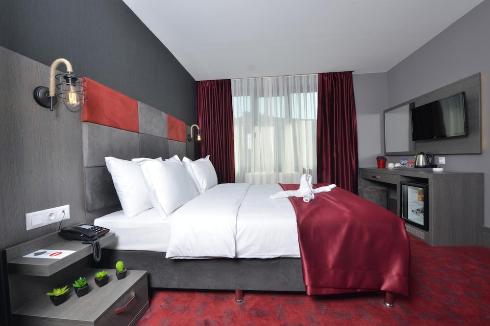 A11 Hotel 23/48
