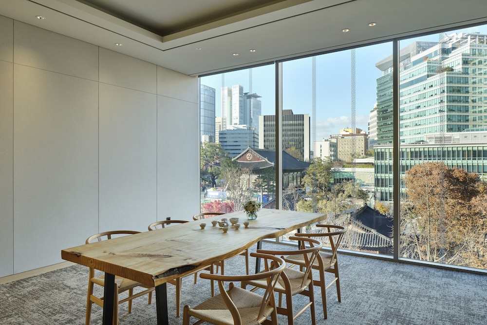 Nine Tree by Parnas Seoul Insadong 56/70