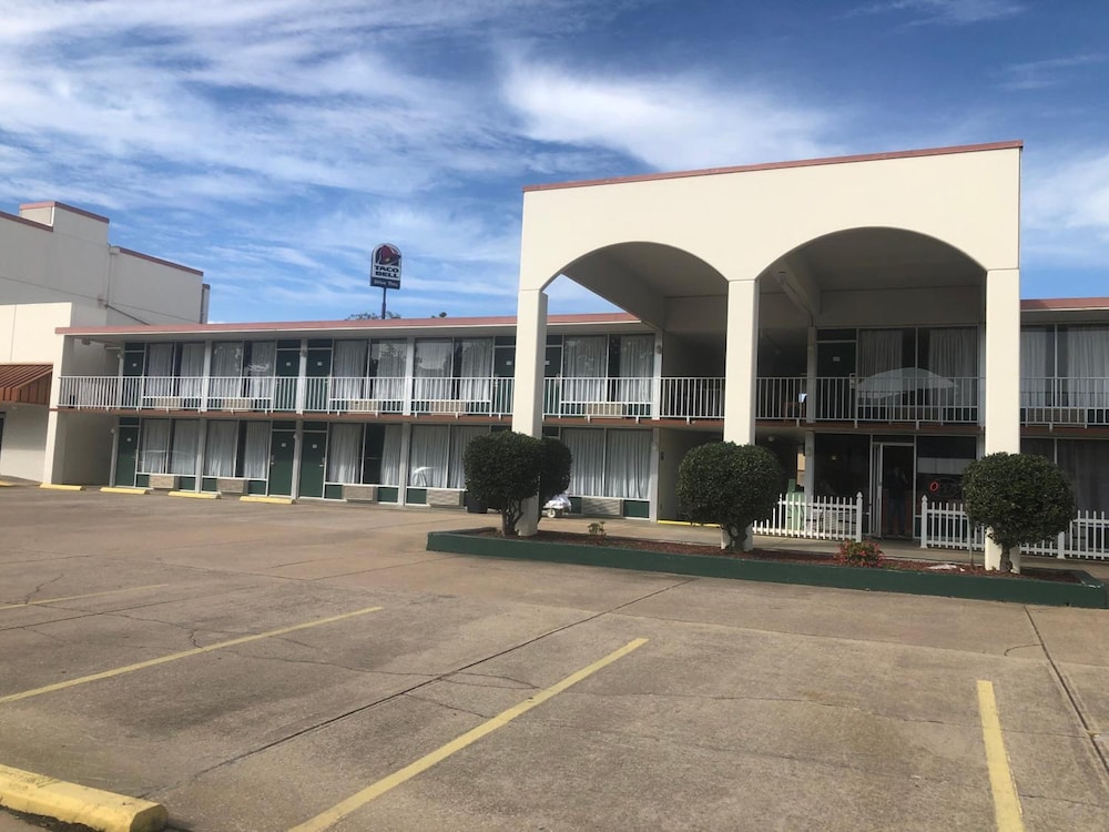 Willow Tree Inn 7/38