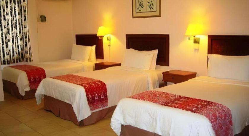 Seapark Condotel 12/25