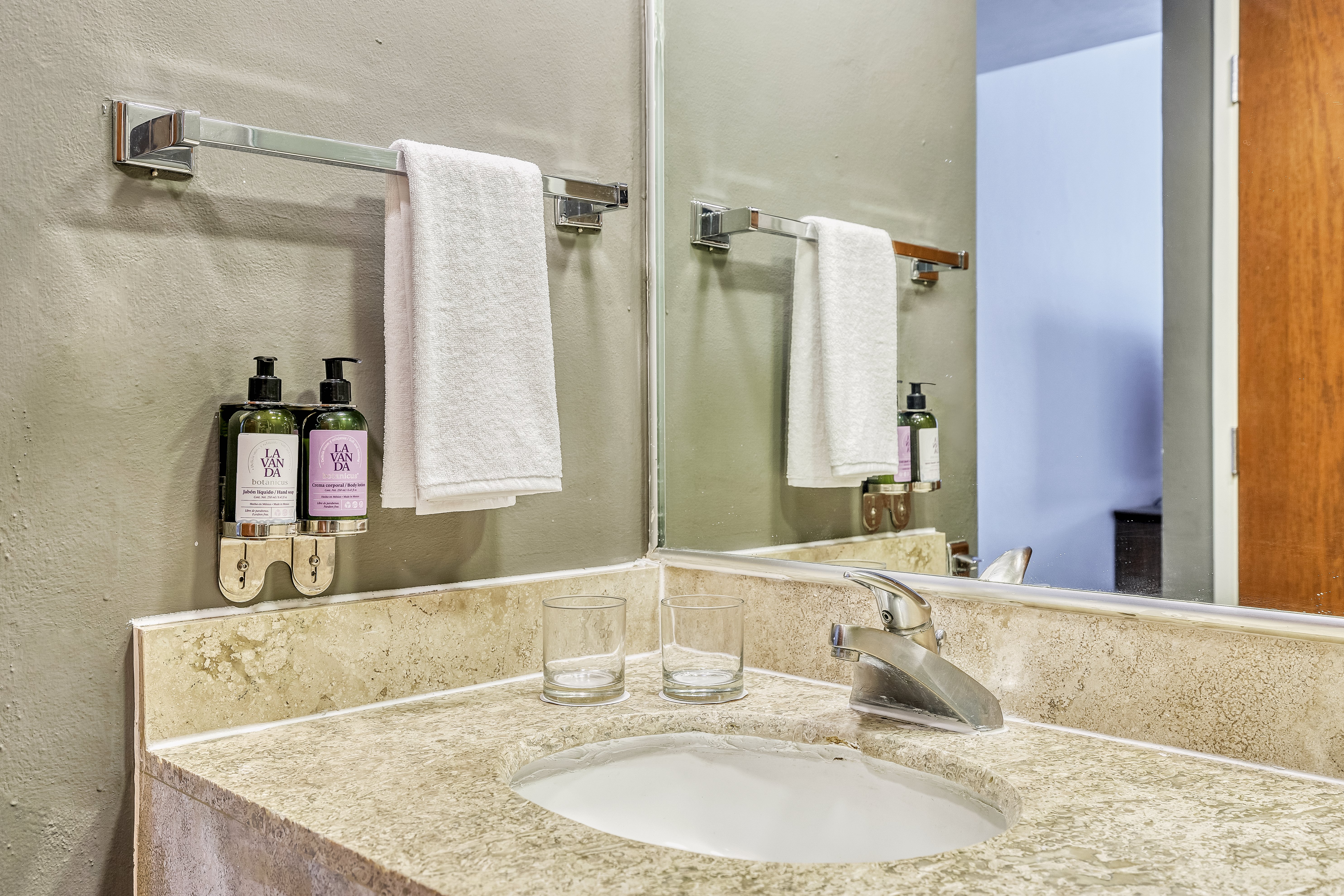 Fiesta Inn Express San Luis Potosi Oriente 48/50