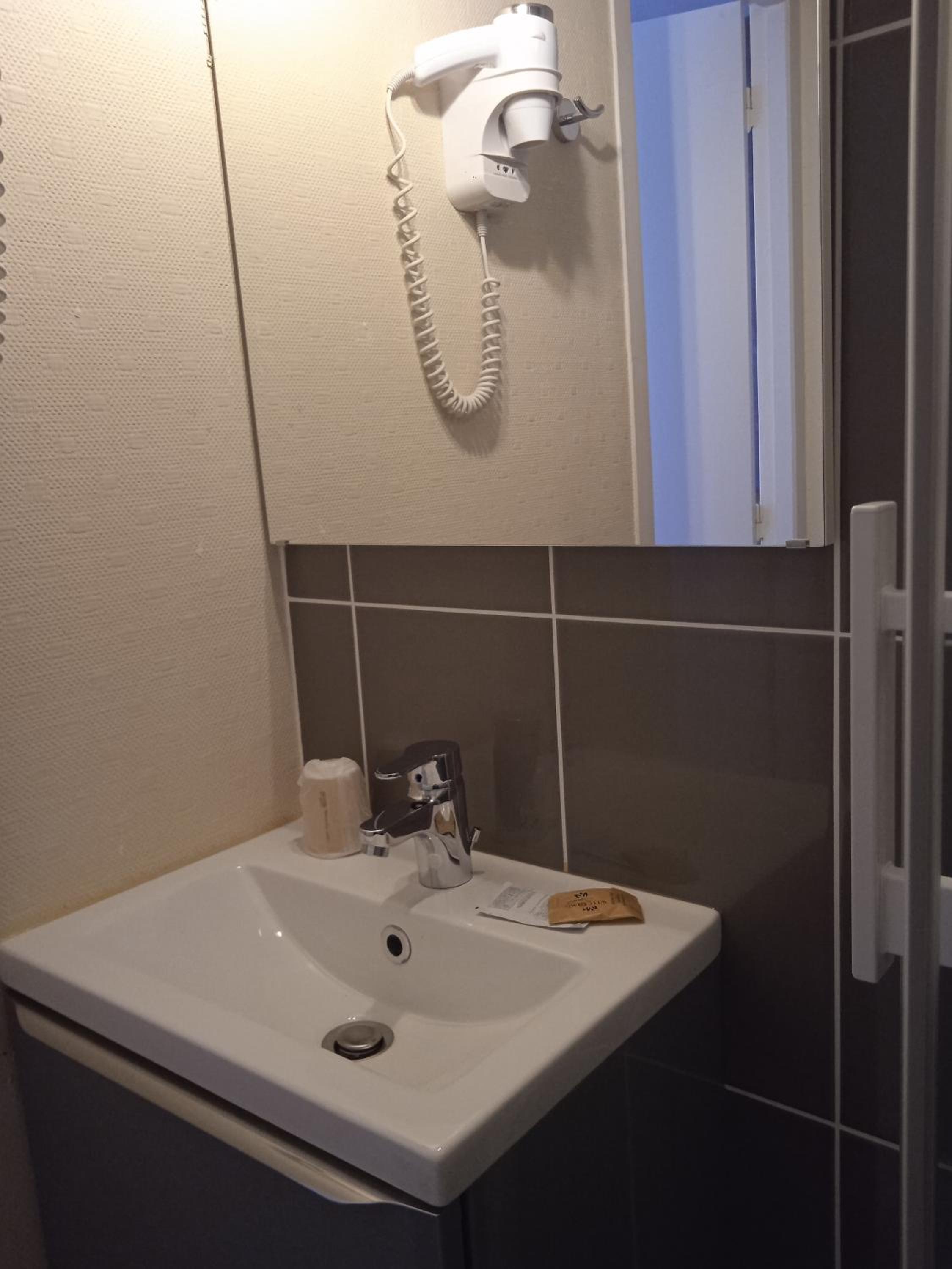غرفة مفردة، Metropol Hotel 7/7