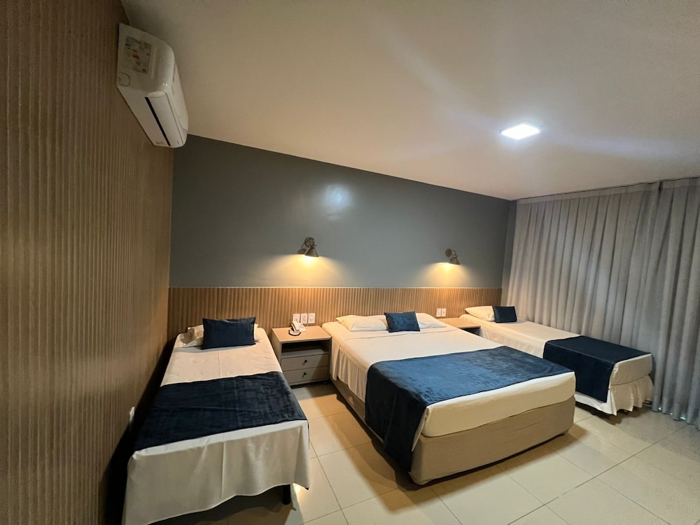 Standard, 1 Queen and 1 Single Bed, Terrace