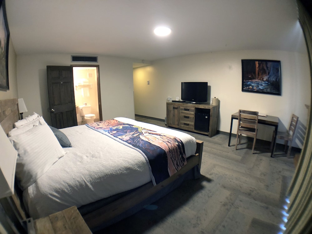 Bumbleberry Inn 24/67