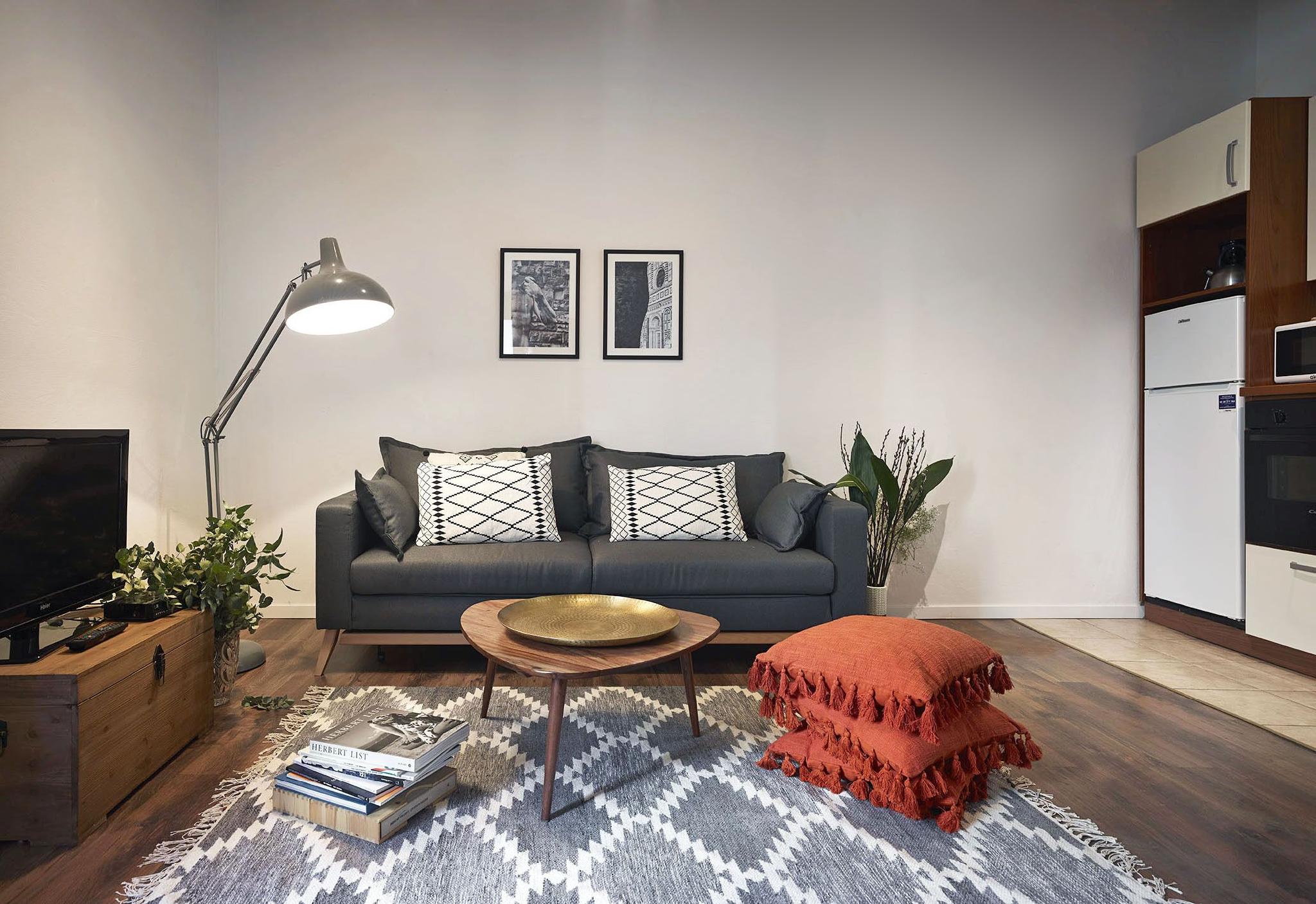 A Few Steps to The Duomo Beautiful 2BD Apt 38/50