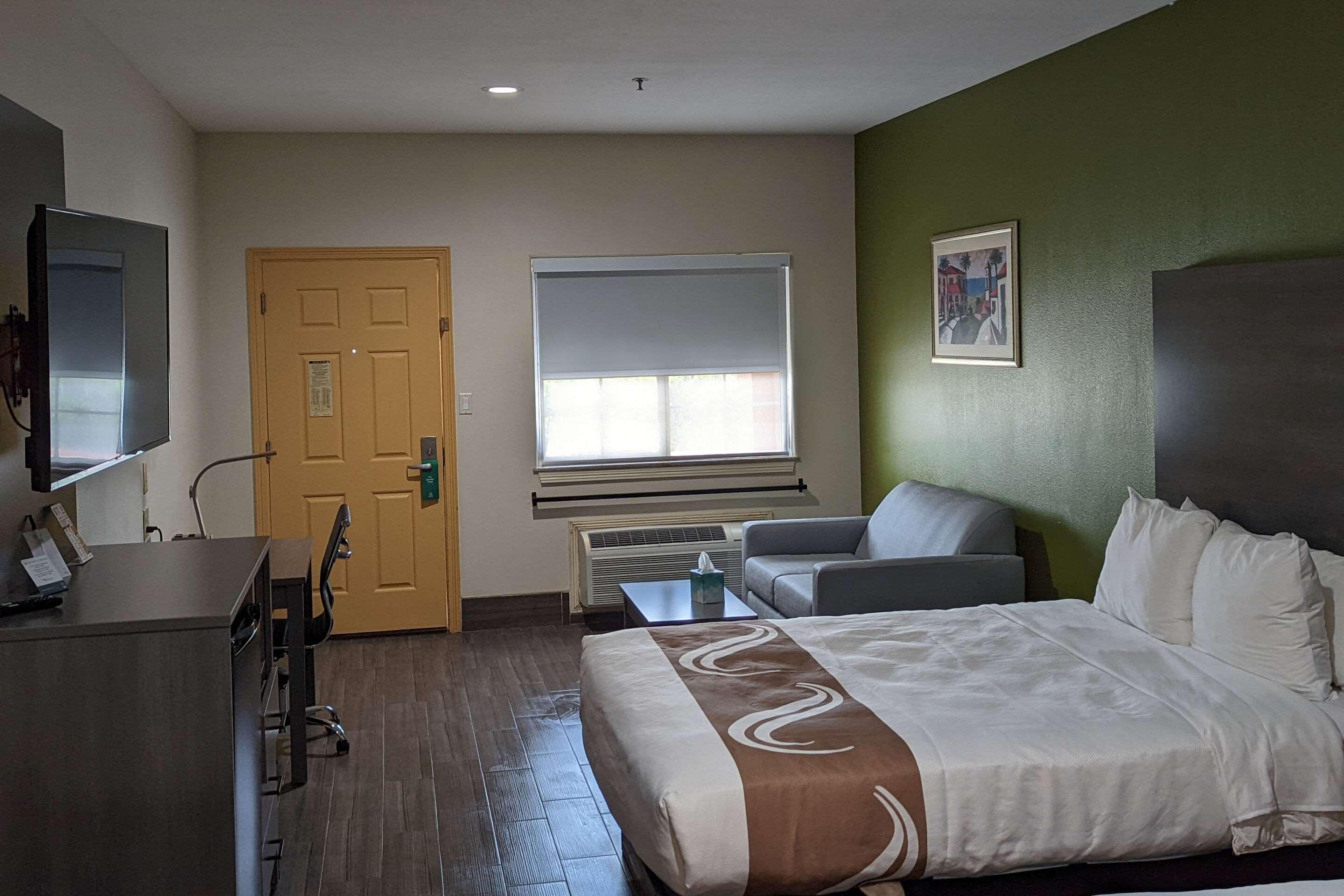 ROOM, KING BED