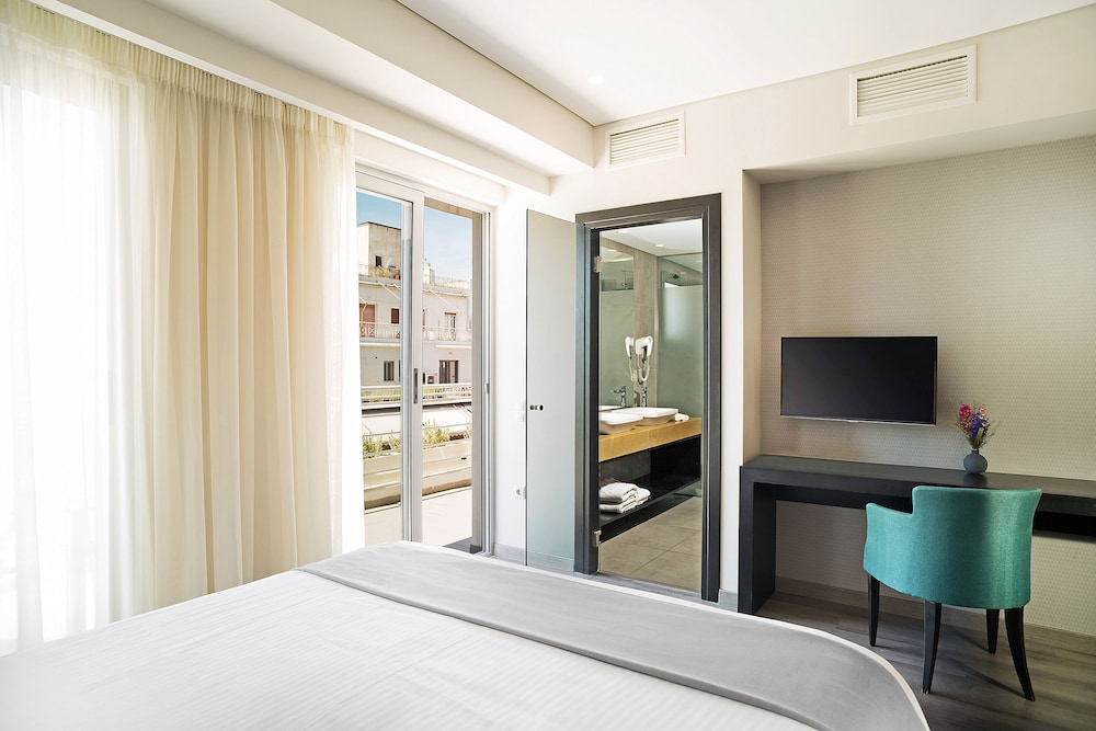 Lozenge Hotel 14/63
