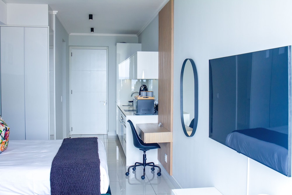 Ellipse Executive Apartment 23/50