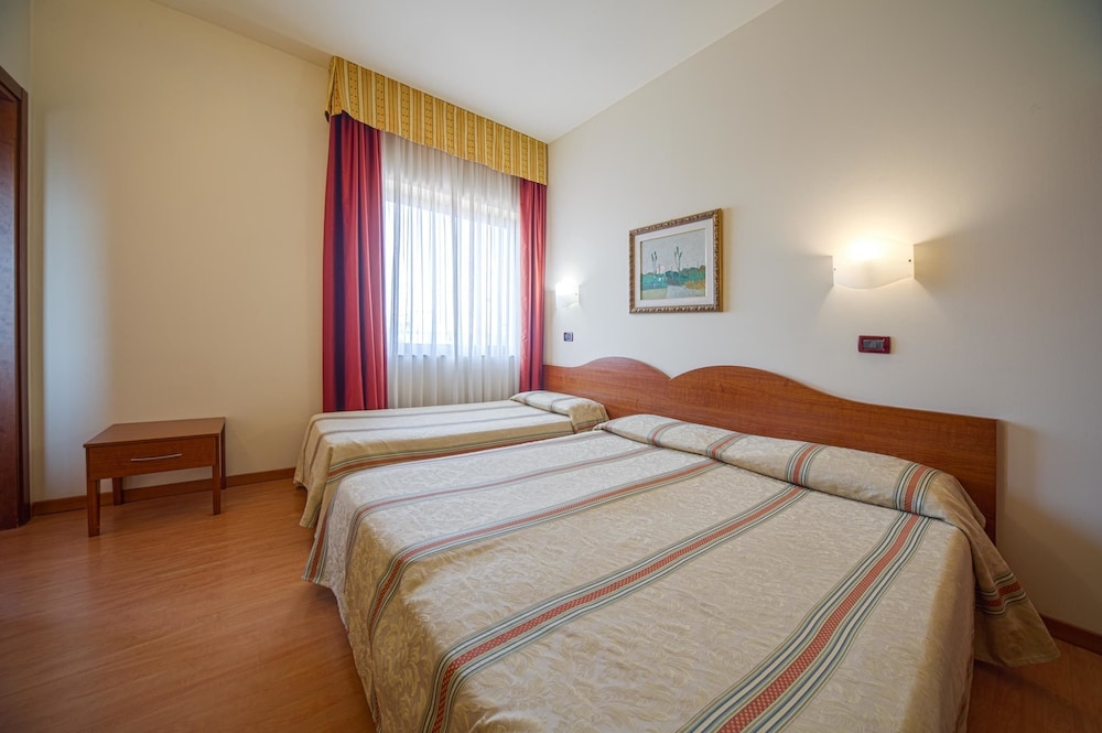 Hotel Centrale 9/50