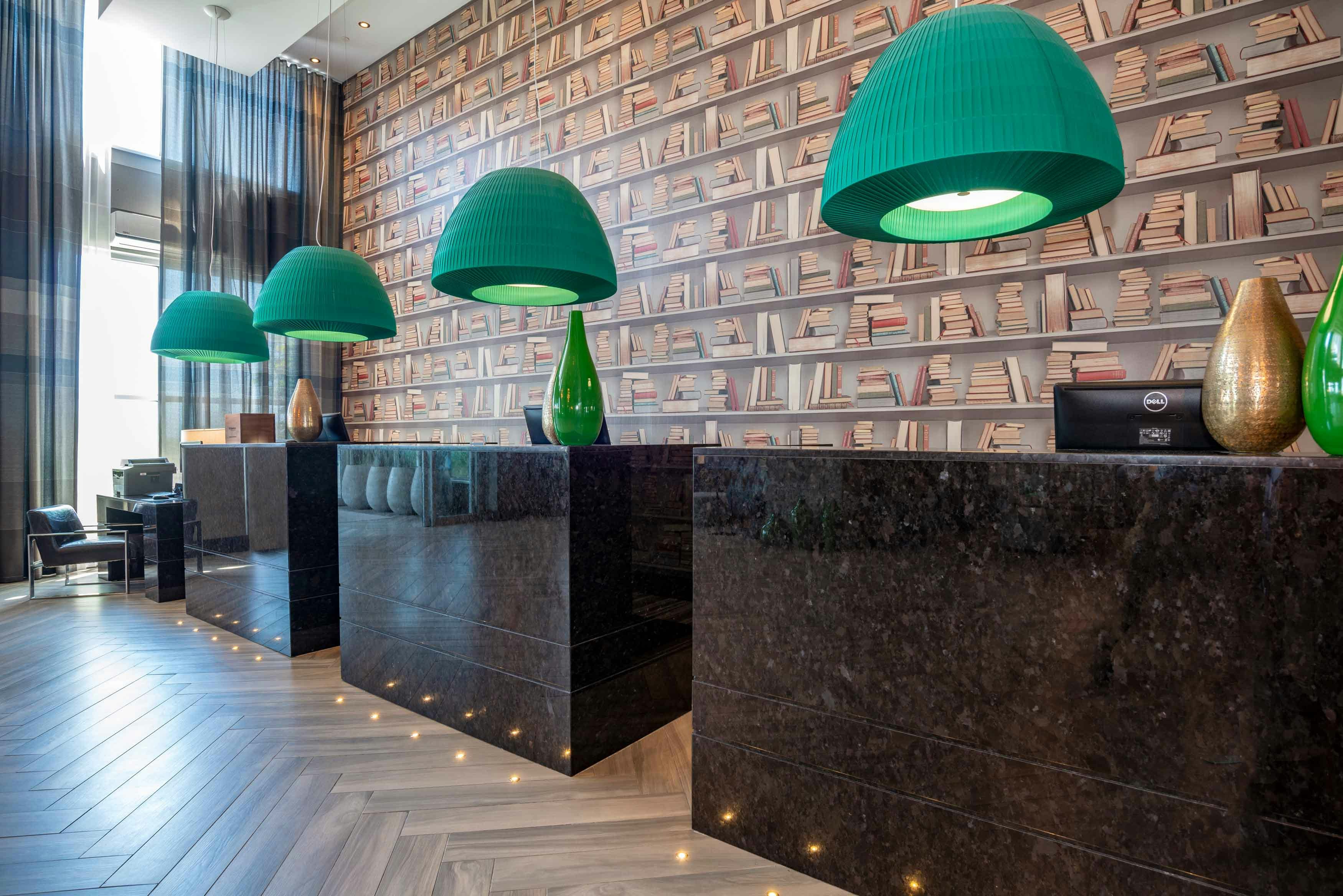 Sandman Hotel Oakville 6/33