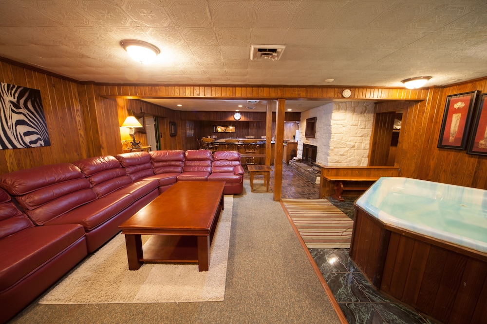Log Cabin Lodge Suites 55/68