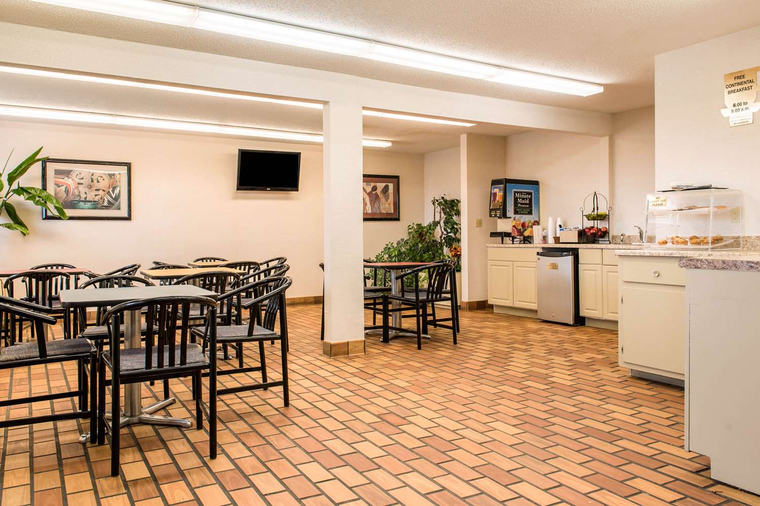 Econo Lodge Holland - Toledo 10/12