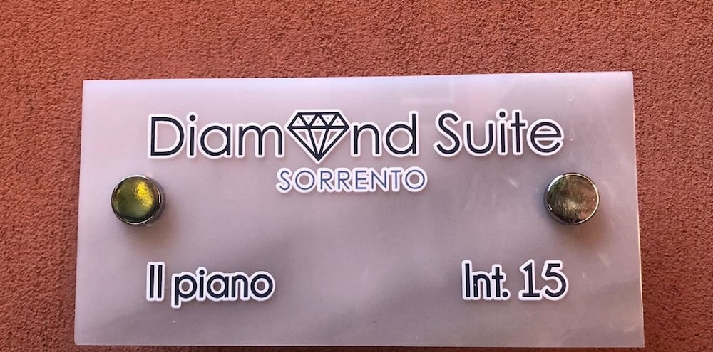 Diamond Suite 37/63