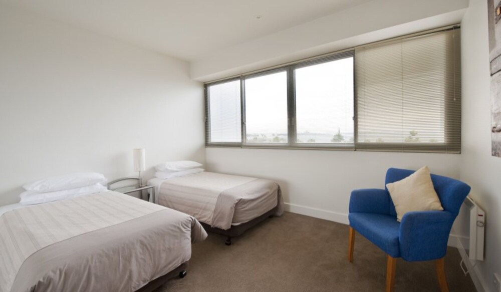 The Waterfront Apartments Geelong 13/40
