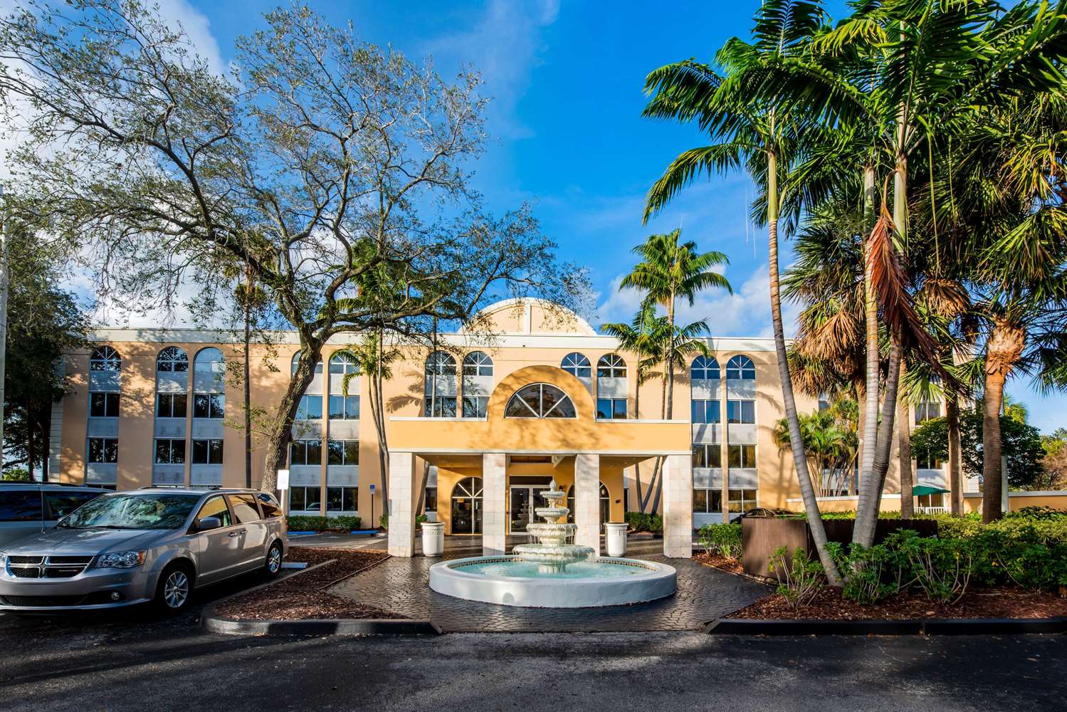 La Quinta Inn & Suites by Wyndham Fort Lauderdale Tamarac 21/32