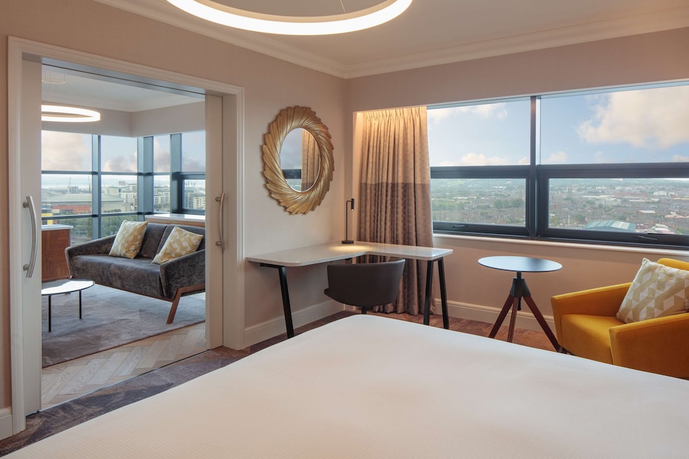 Hilton Belfast 44/75