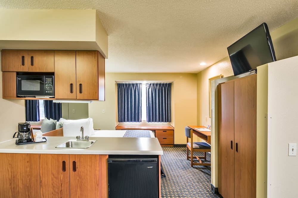 Microtel Inn & Suites by Wyndham Leesburg/Mt Dora 28/38