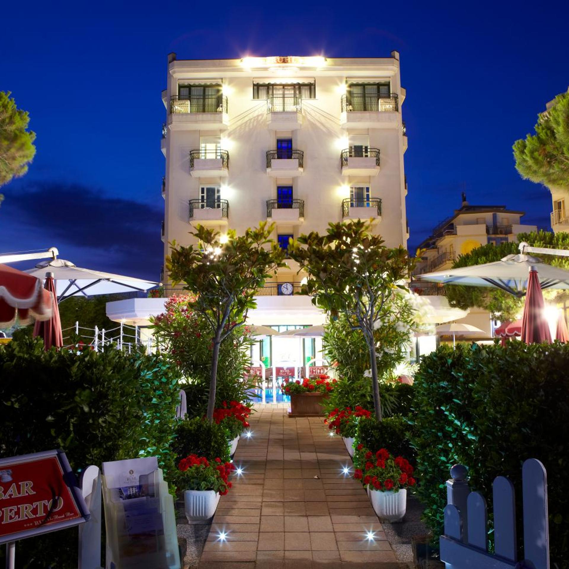 RUHL BEACH HOTEL AND SUITES 8/54