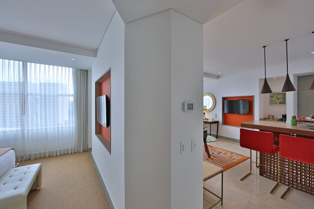 Cali Marriott Hotel 50/55