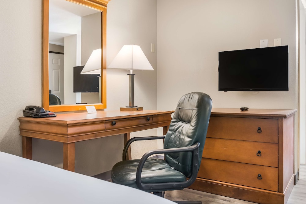 Americas Best Value Inn Lebanon MO 34/38